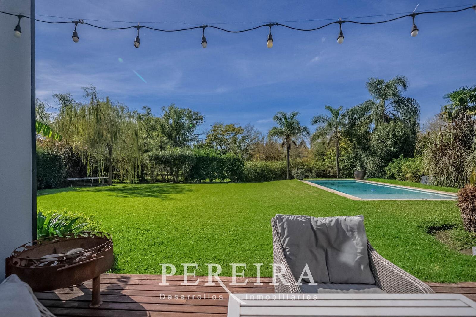 VENTA - Casa en Los Jazmines - Pilar del Este - 5 dormitorios - 123