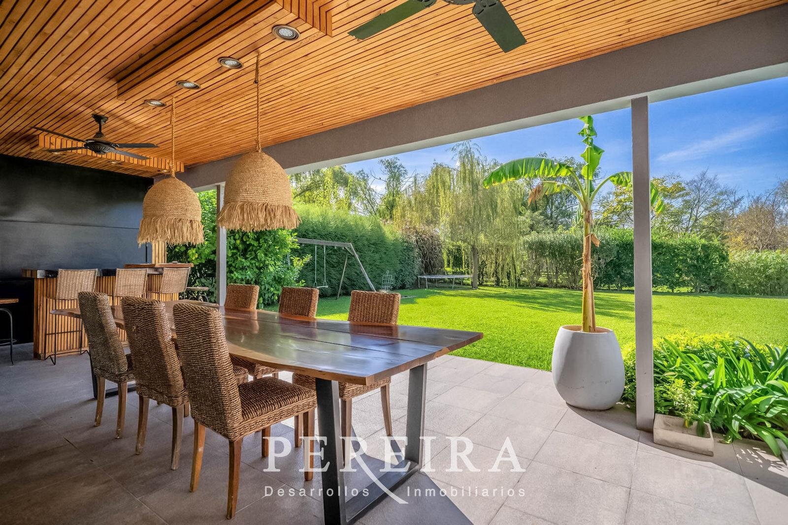 VENTA - Casa en Los Jazmines - Pilar del Este - 5 dormitorios - 107