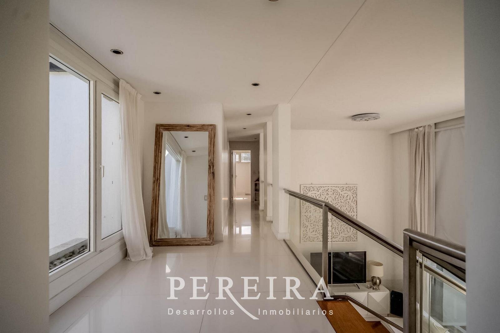 VENTA - Casa en Los Jazmines - Pilar del Este - 5 dormitorios - 61