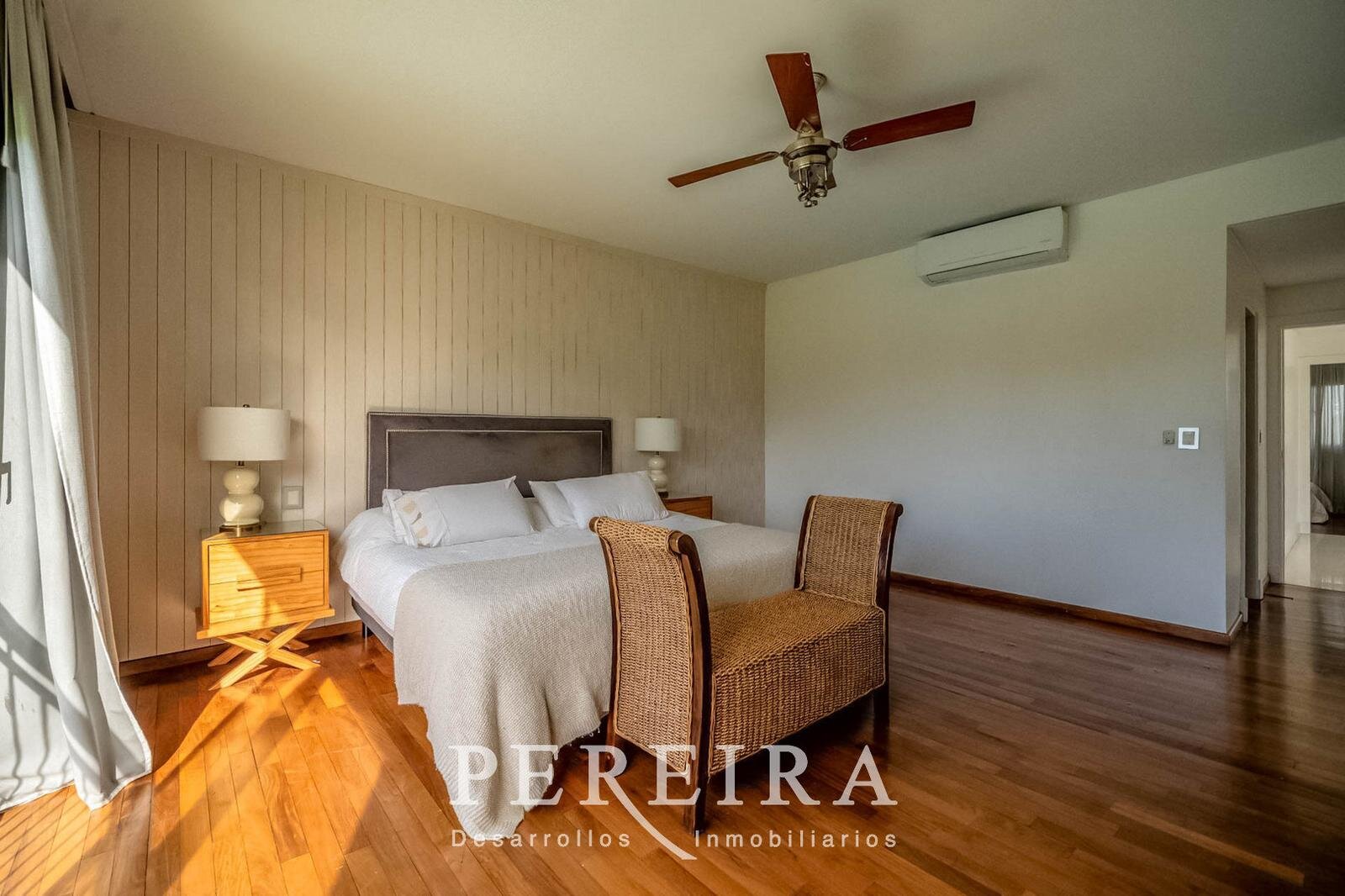 VENTA - Casa en Los Jazmines - Pilar del Este - 5 dormitorios - 79