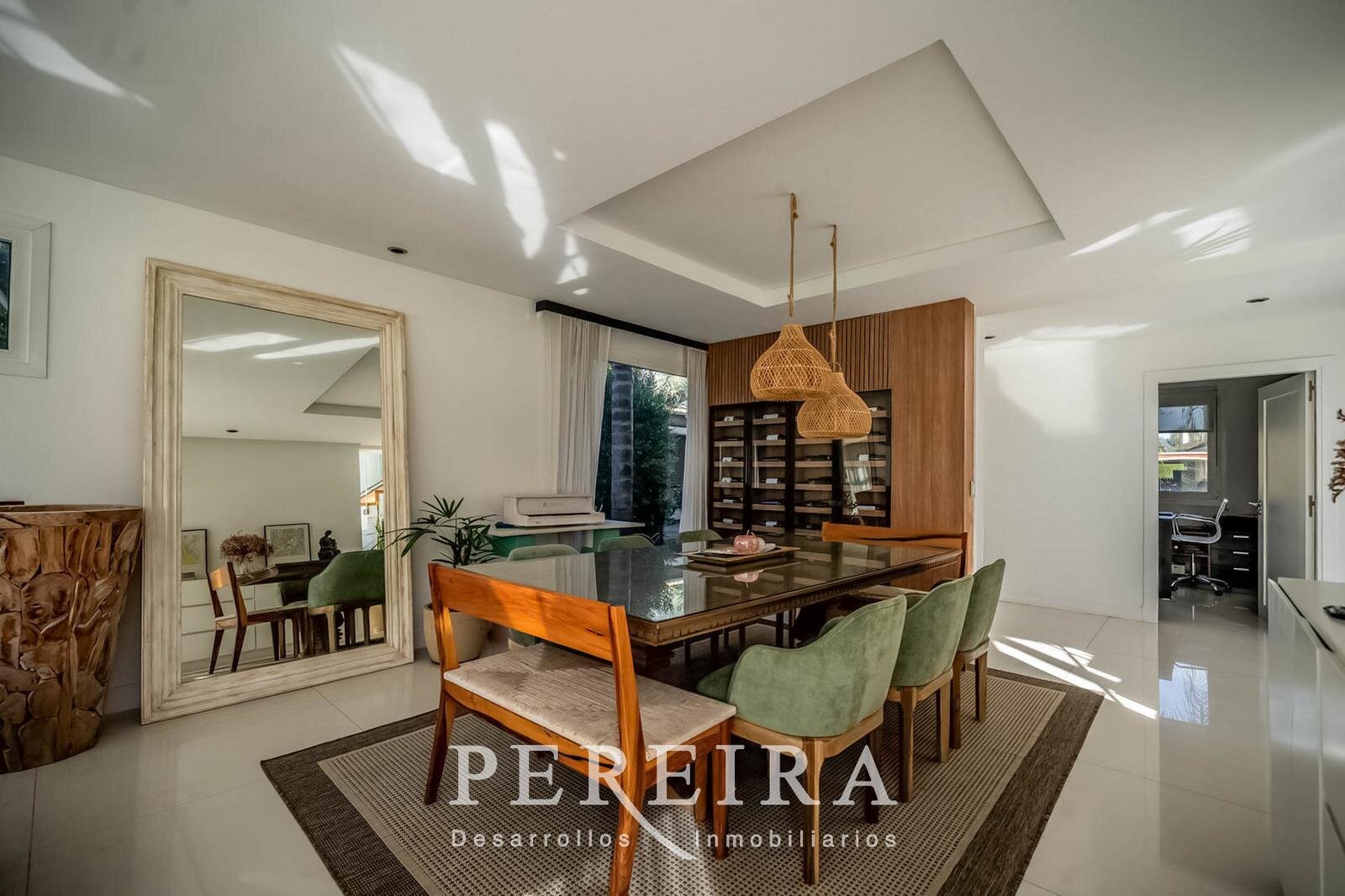 VENTA - Casa en Los Jazmines - Pilar del Este - 5 dormitorios - 26