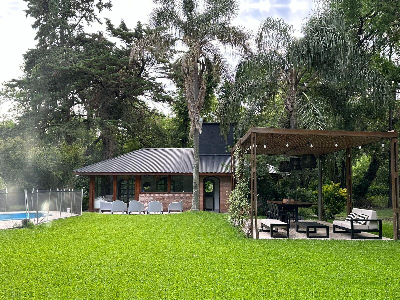 VENTA - Casa 2 dormitorios Pilar La Herradura Lote 2.200m2 - 2
