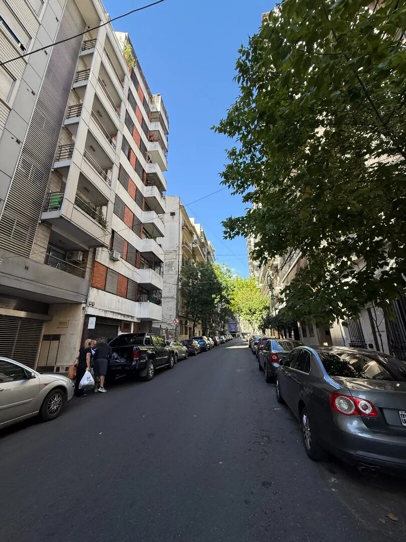 DOS AMBIENTES EN RECOLETA MUY BIEN UBICADO A RECICLAR - 2