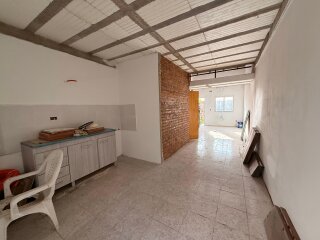 Departamentos de pasillo - Ibarlucea - Venta