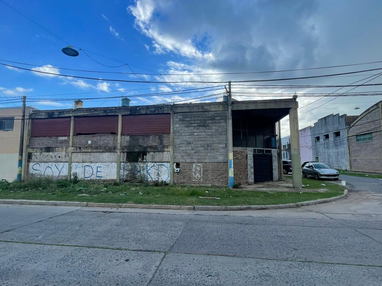 Velez Sarsfield 6764 - Galpón + Local Comercial | 380 m2 - 1