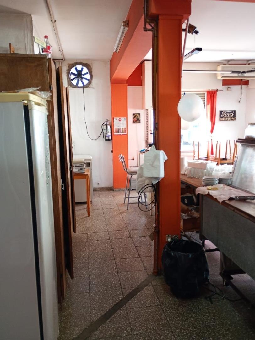 001- Excelente propiedad en la mejor zona comercial de Alberdi apta para vivienda, comercio o construcción de edificio. - Imagen 13