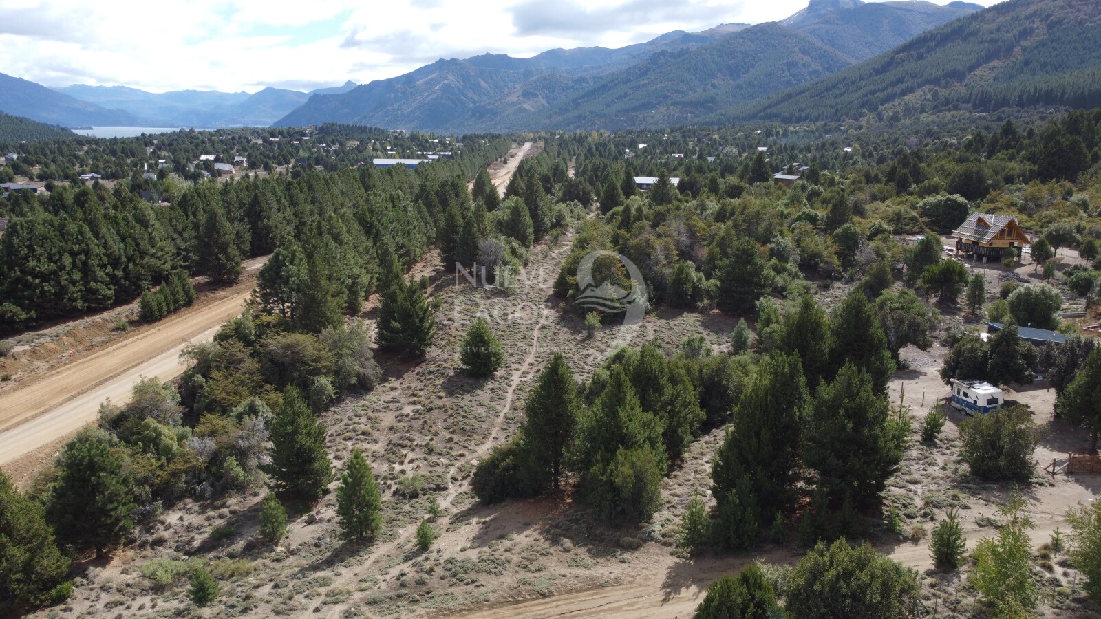 Venta de lote amplio sobre ruta 63 en Vila Lago Meliquina - 1