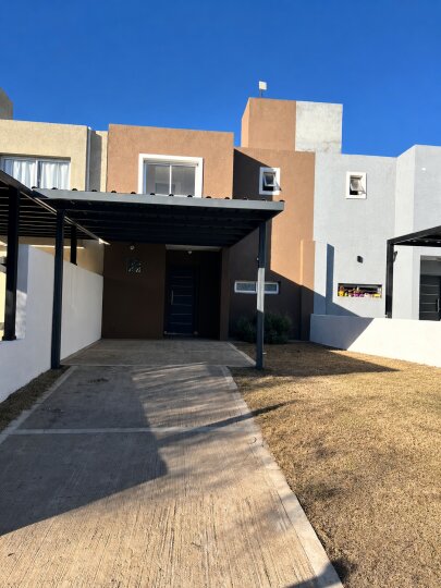ALQUILO DUPLEX EN DOCTA 2 DORMITORIOS