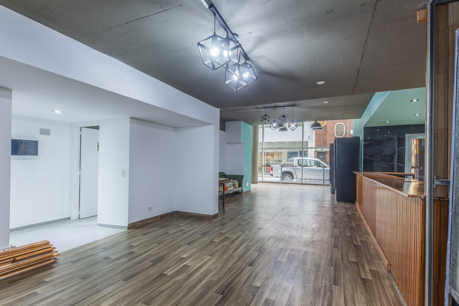 LOCAL COMERCIAL . DESARROLLADO EN PB Y 1° PISO — foto 11