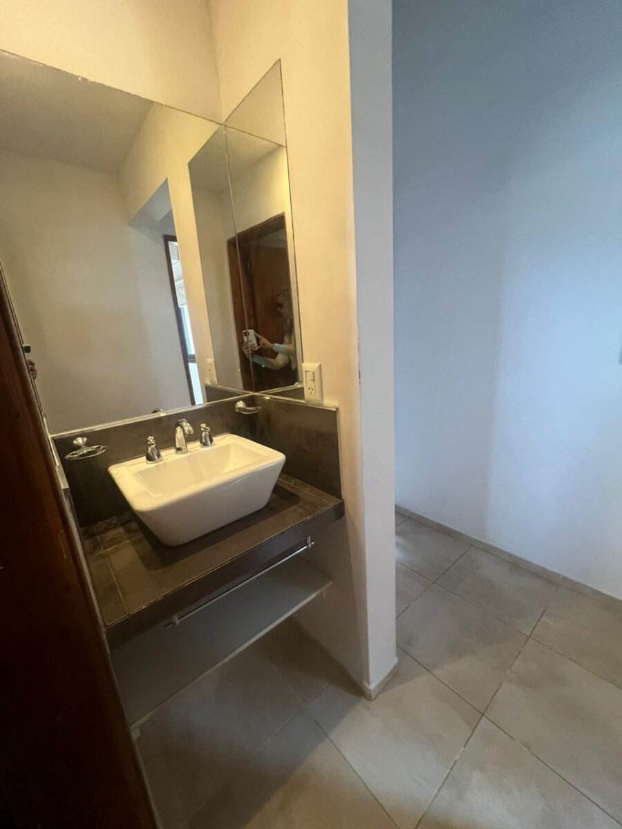 VENTA CASA Amplia EN VILLA CARLOS PAZ! Casa 3DORM/PILETA con Escritura - Imagen 6