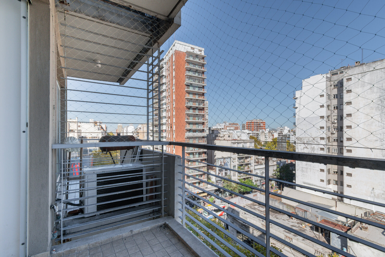 2 ambientes divididos - Vista abierta - A pasos subte - 13