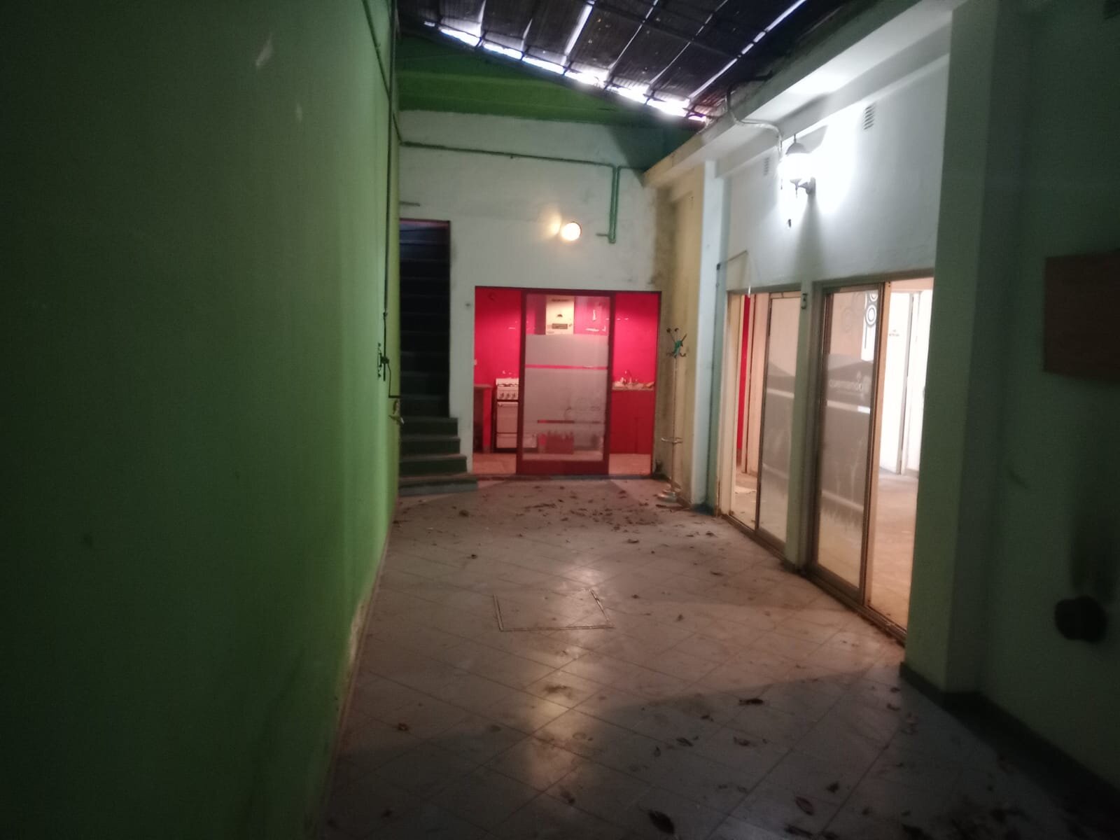 LOCAL CON VIVIENDA - 12