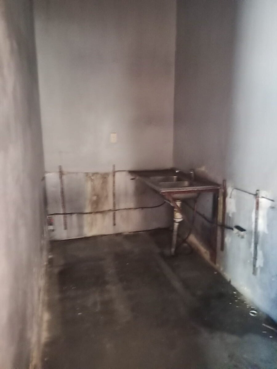 LOCAL CON VIVIENDA - 4