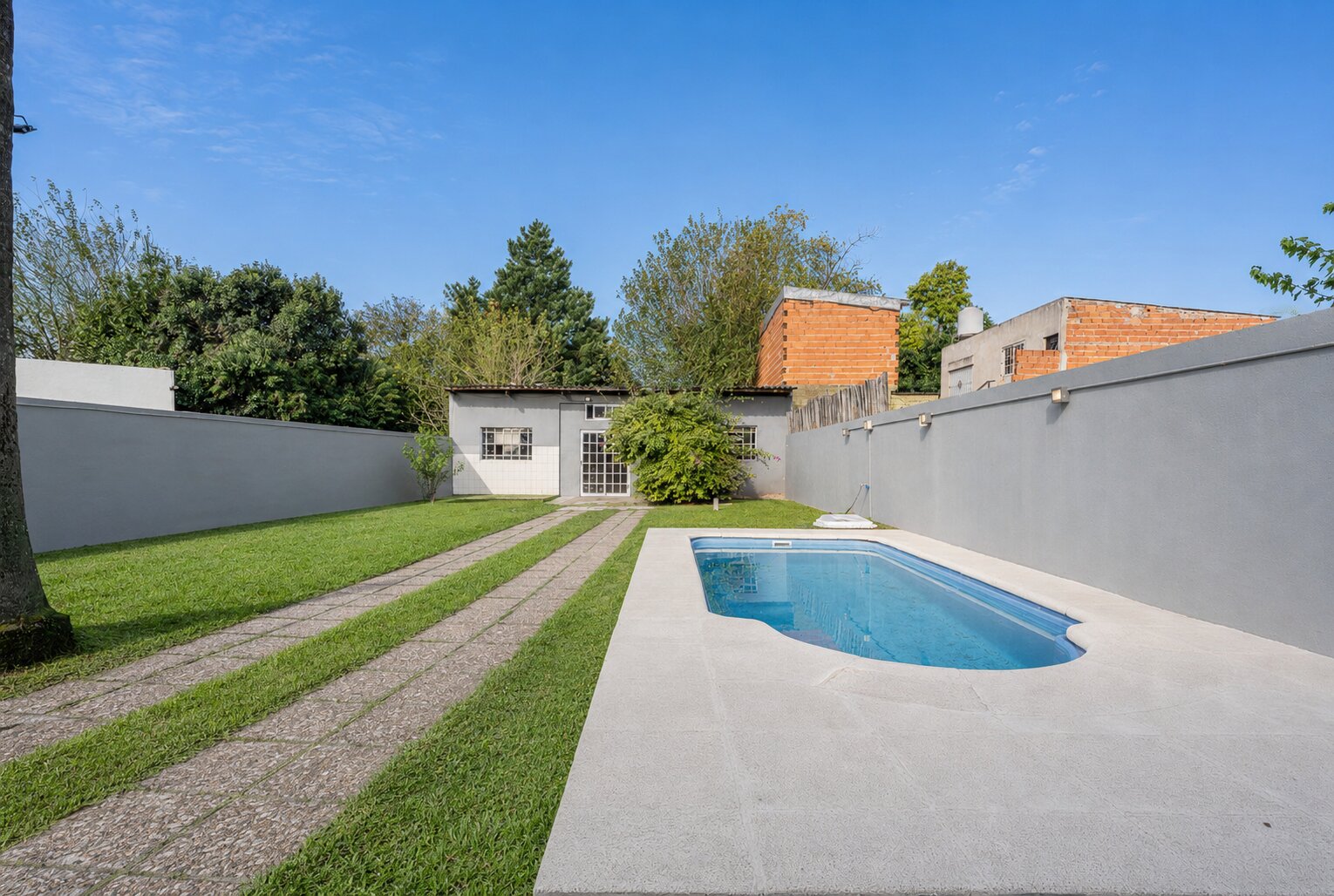 Casa | 4 ambientes | 2 plantas | Fondo Libre | Piscina | Castelar - 2