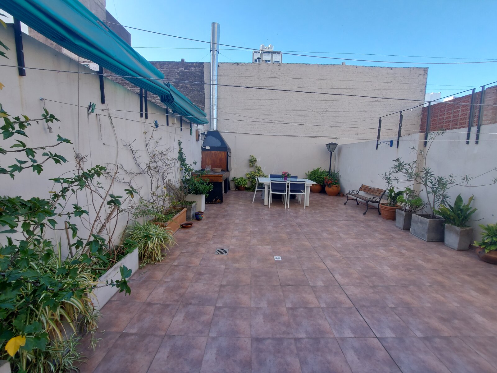Venta departamento 2 dormitorio con patio barrio Lourdes - 26