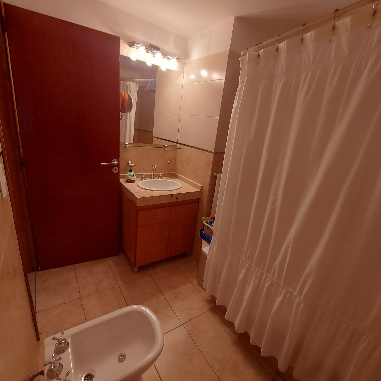 Venta departamento 2 dormitorio con patio barrio Lourdes - 16