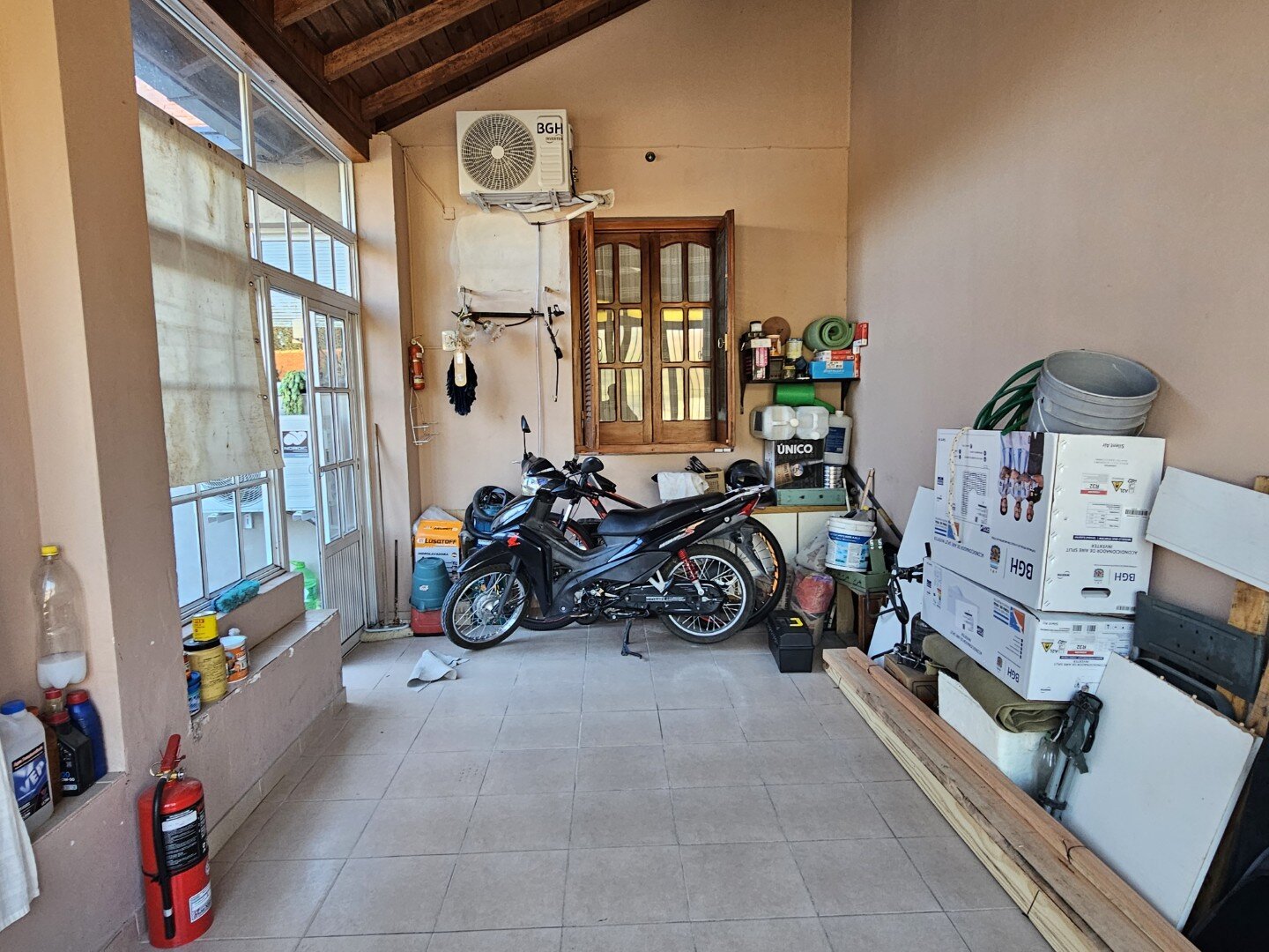 VENTA | Casa de 2 dormitorios con amplio terreno y jardín - Bartoloni 74 - 12