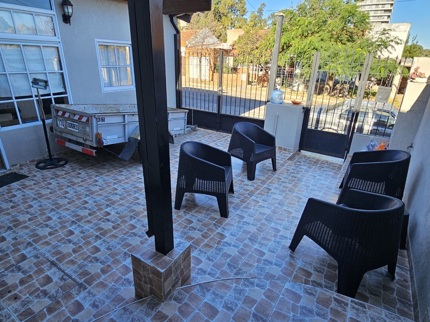 VENTA | Casa de 2 dormitorios con amplio terreno y jardín - Bartoloni 74 - 2