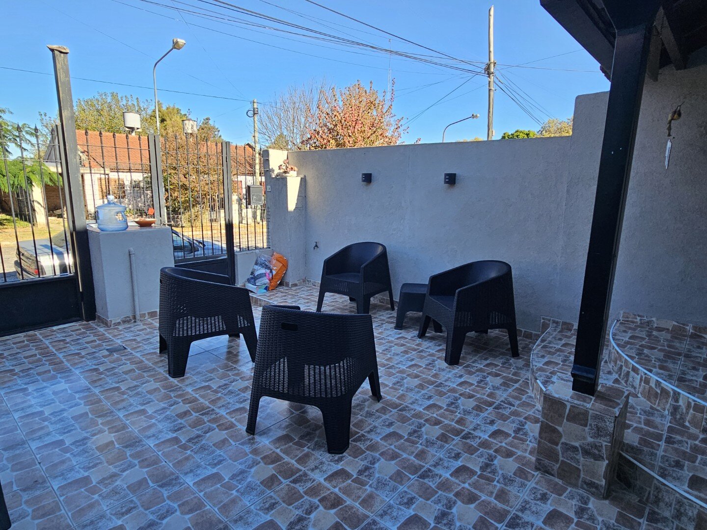 VENTA | Casa de 2 dormitorios con amplio terreno y jardín - Bartoloni 74 - 3