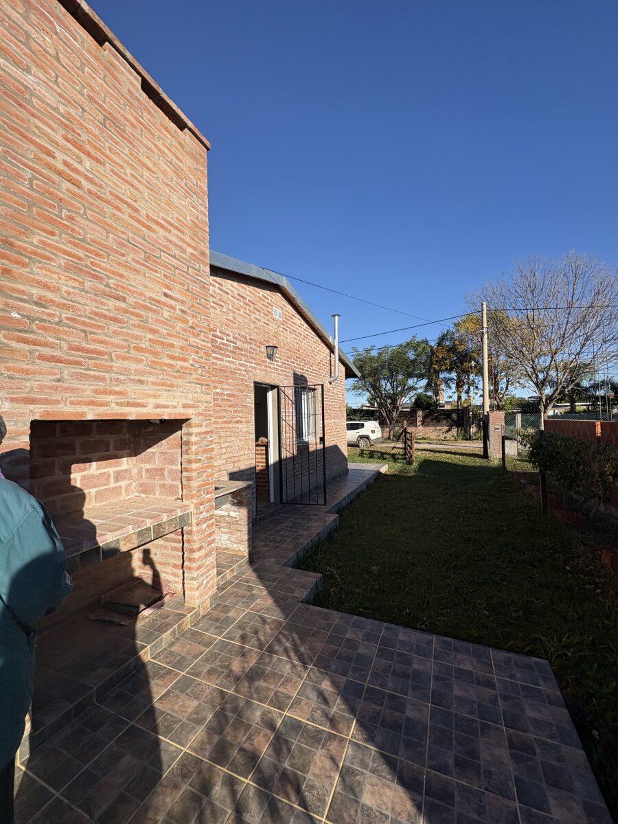 ROLDÁN - PUNTA CHACRA - CASA EN ALQUILER - A ESTRENAR - 2 DORMITORIOS - 8