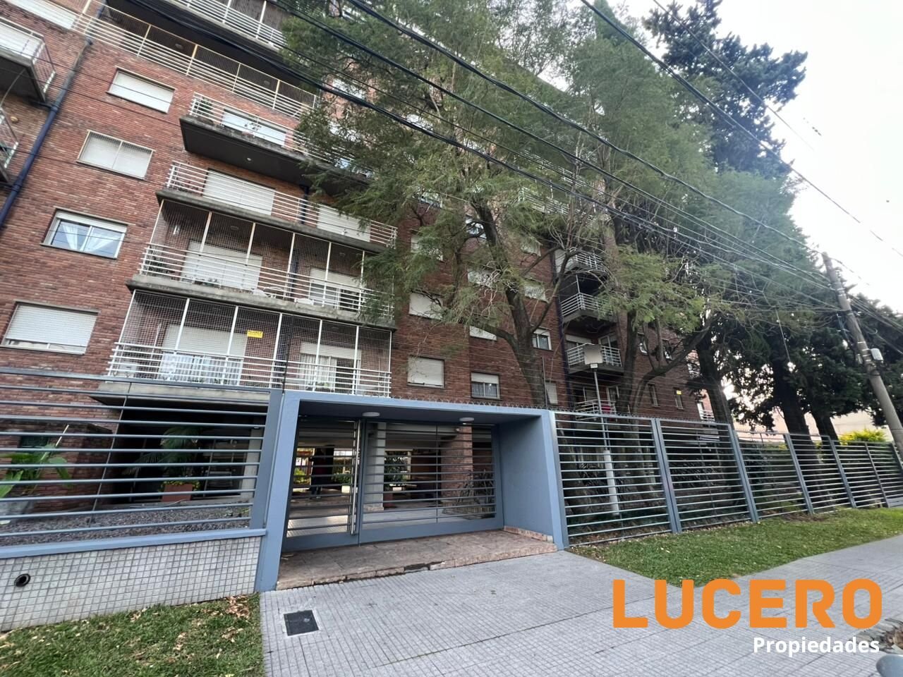 DEPARTAMENTO 3 AMBIENTES CON COCHERA EN MORÓN - APTA CRÉDITO - 1