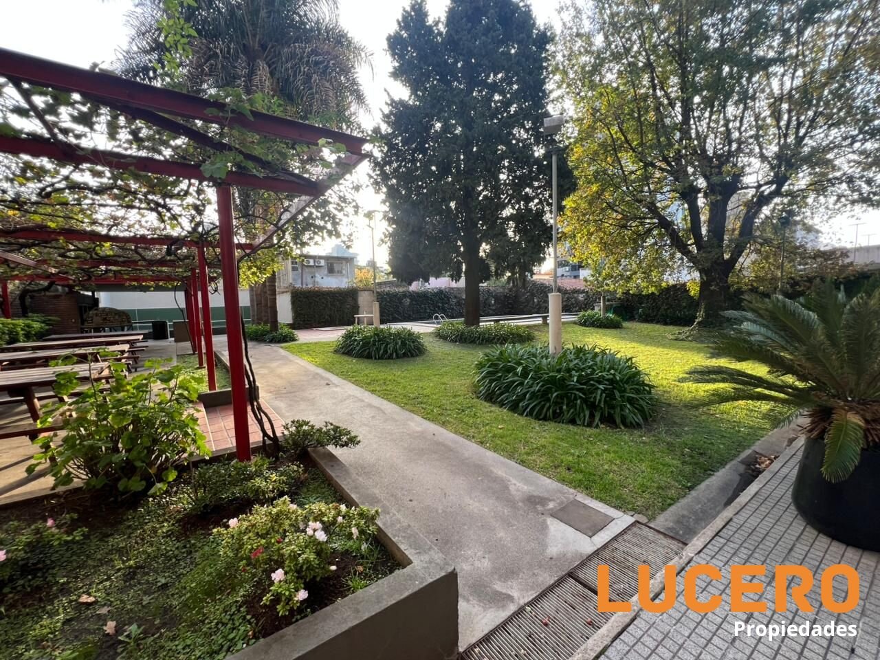 DEPARTAMENTO 3 AMBIENTES CON COCHERA EN MORÓN - APTA CRÉDITO - 22