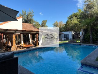 Gran Casa en Condominio Las Pircas | 1.000 m² | Piscina y Depto. Independiente