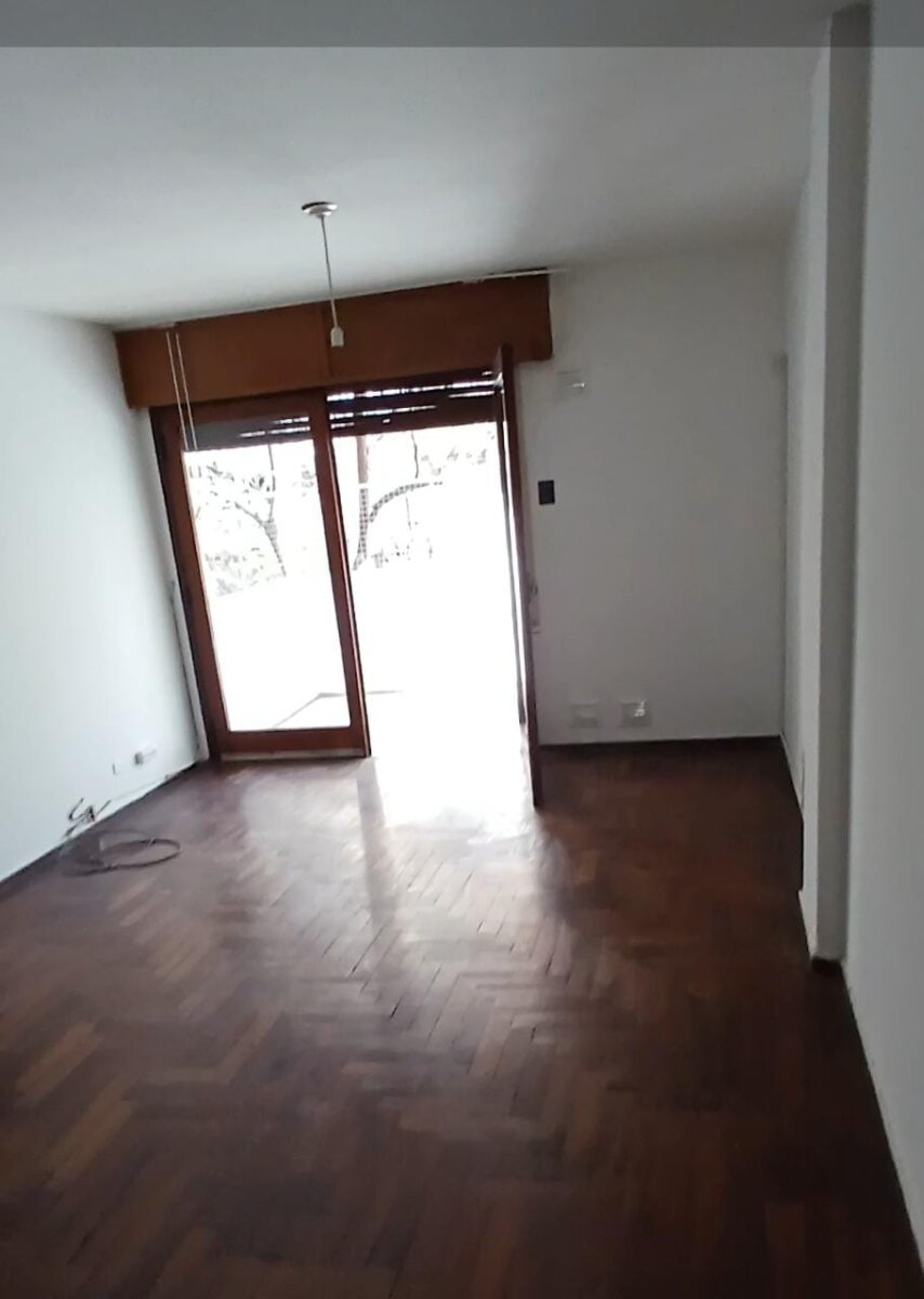 Depto de 2 dorm, y medio con balcón Nueva Córdoba