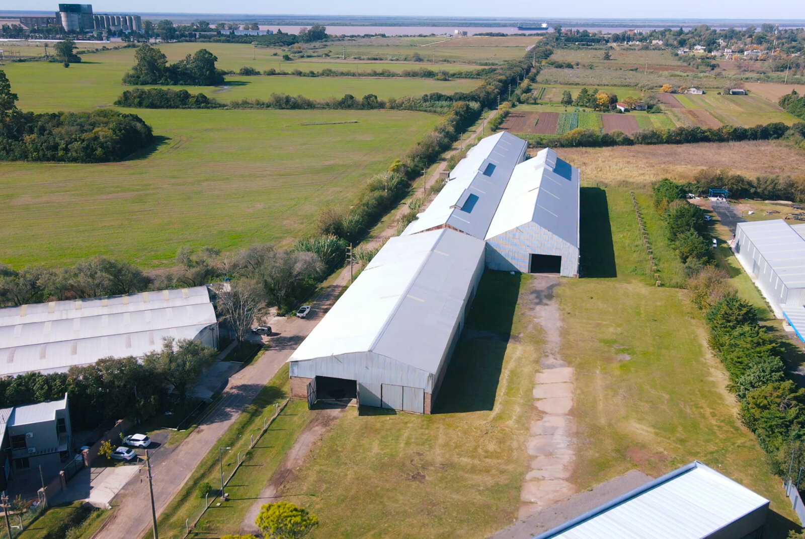 Ruta 21 km 3,5 - Nave 8200 m2 - Alvear - 7