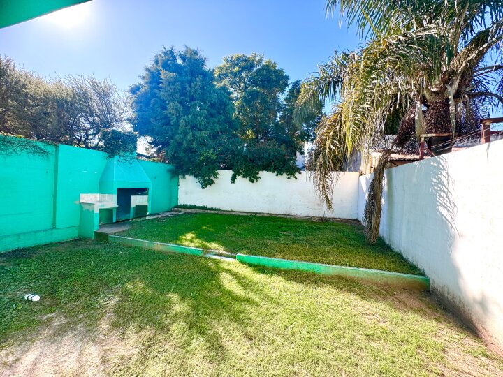 PARQUE CAPITAL CASA EN VENTA 3 DOR + ESCRI PATIO COCHERA