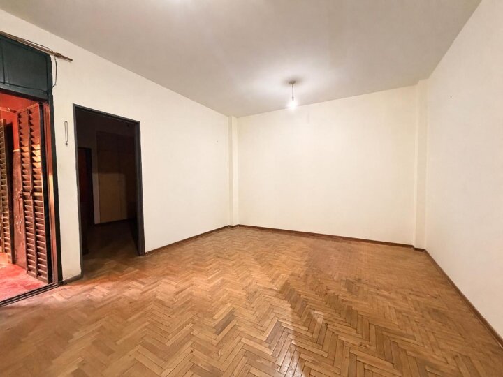 Departamento de 1 dormitorio con patio en Venta en Entre Rios y Balcarse (Alquilado con Renta) OPORTUNIDAD DE INVERSION