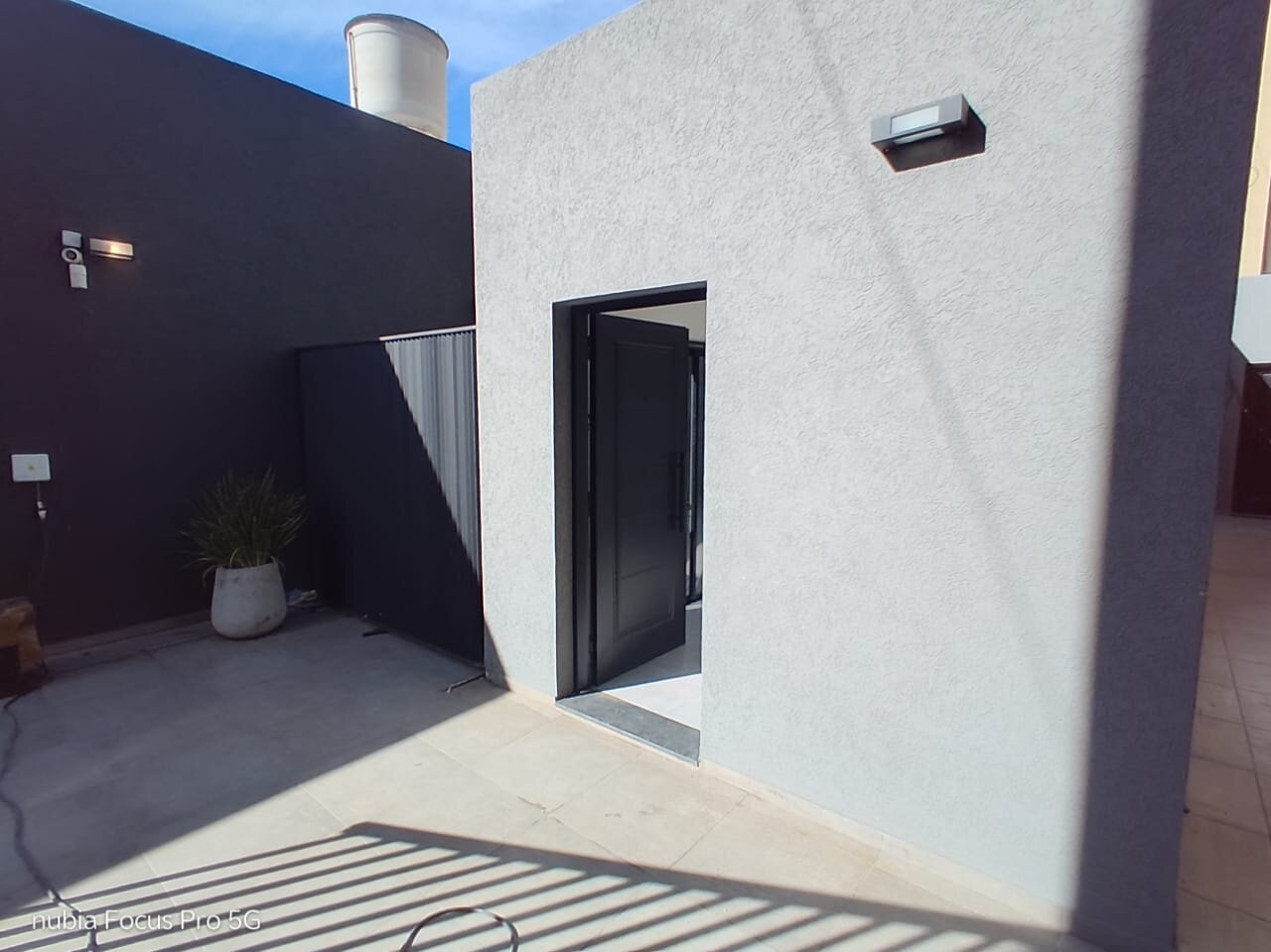 VENTA UNICO DEPTO AMPLIO PB 1 Dorm c/PATIO GRANDE EN COMPLEJO de B° SAN MARTIN IMPERDIBLE!! Dol.58.000 - Imagen 2