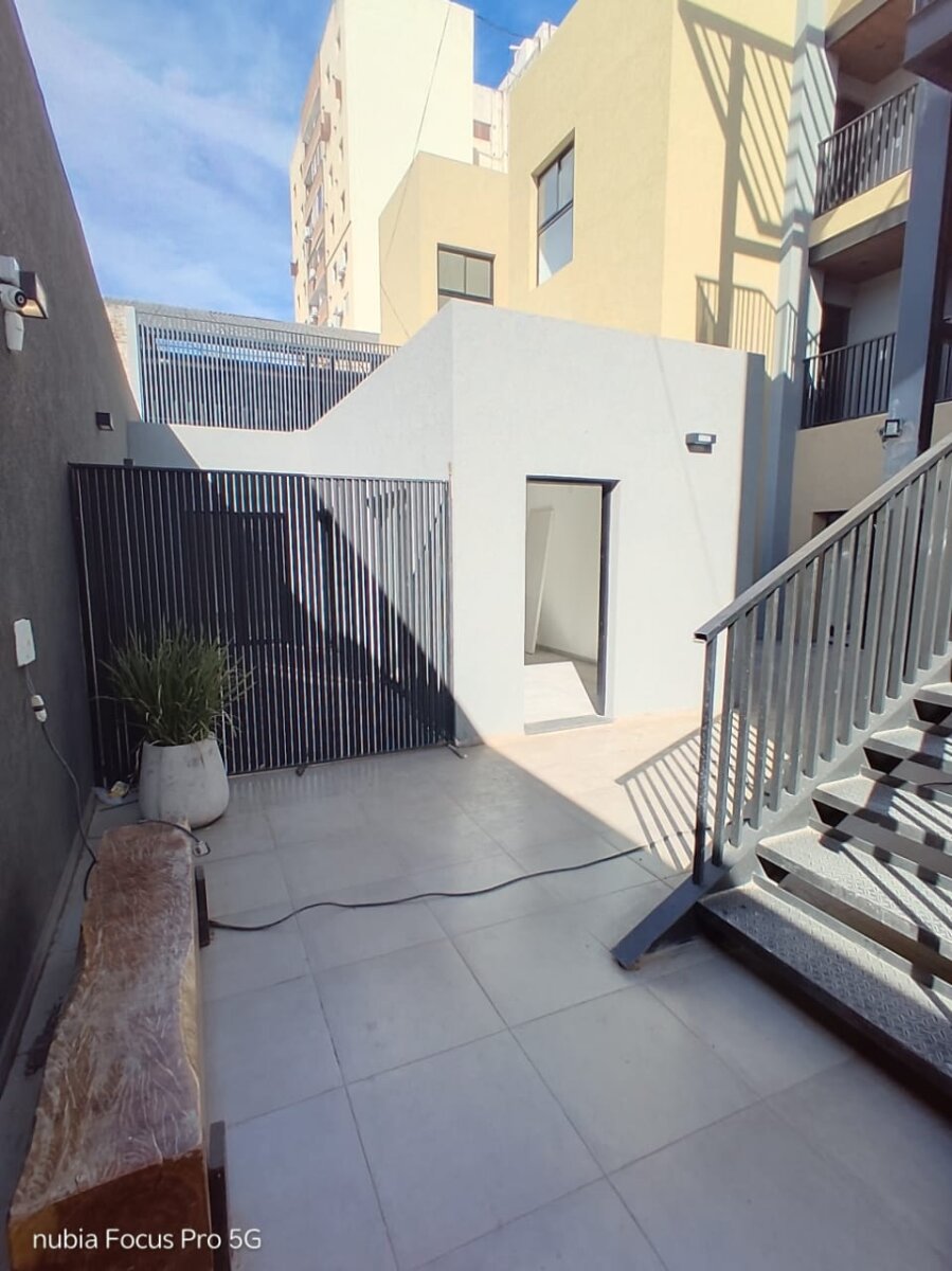 VENTA UNICO DEPTO AMPLIO PB 1 Dorm c/PATIO GRANDE EN COMPLEJO de B° SAN MARTIN IMPERDIBLE!! Dol.58.000