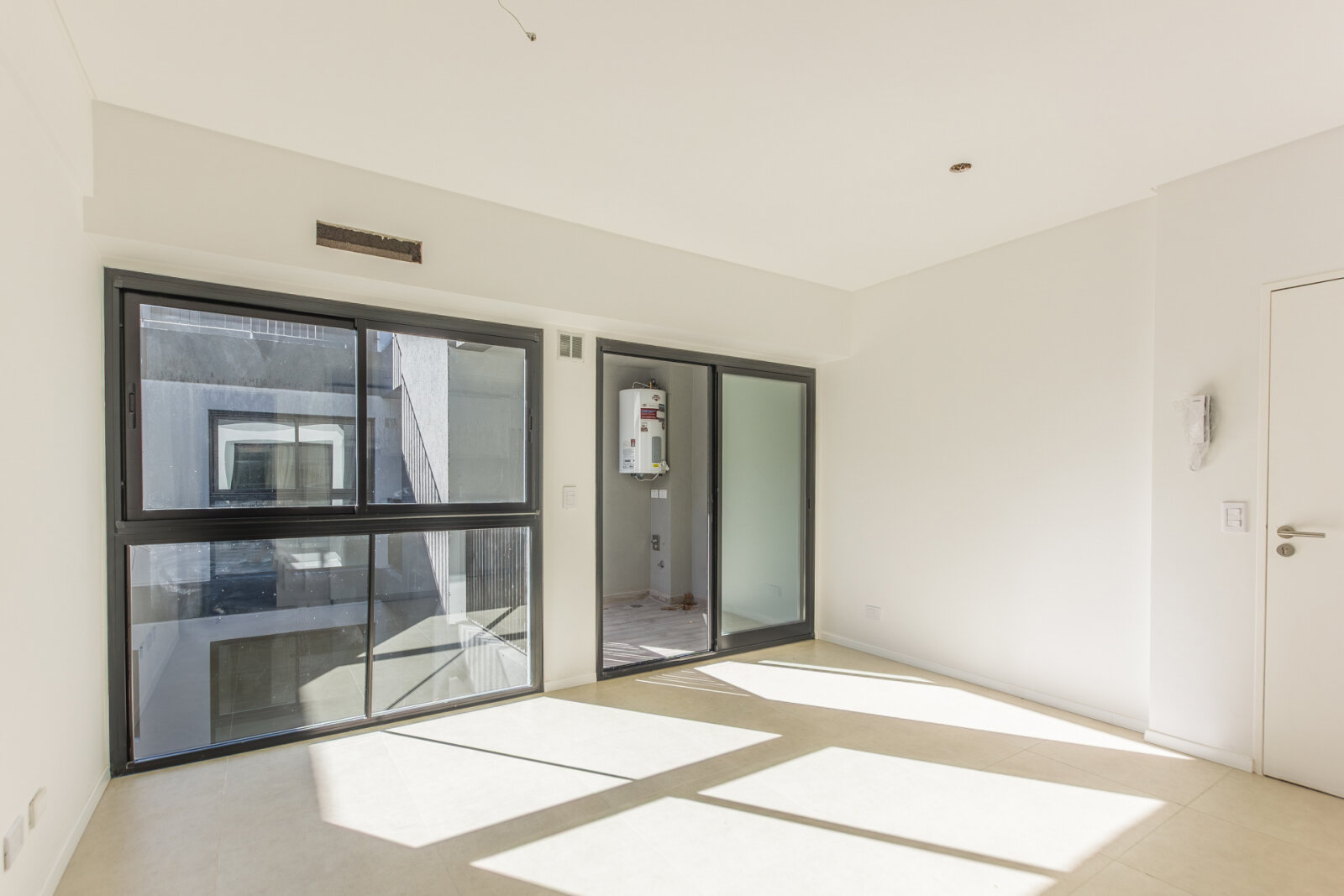 Venta. Depto 2 amb. A estrenar. Con balcón y terraza privada. Caballito Norte - 3