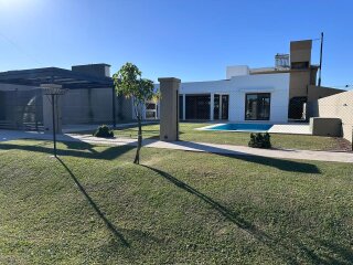 Casas - Funes - Venta
