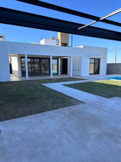 Casas - Funes - Venta