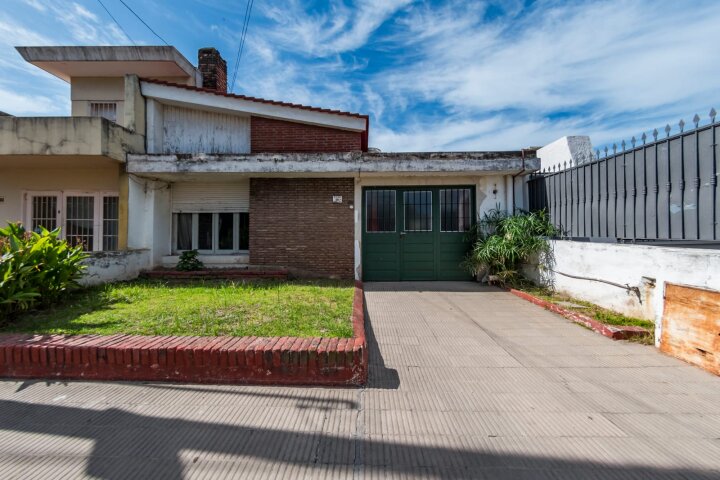 Casa para refaccionar en Parque Vélez Sarsfield