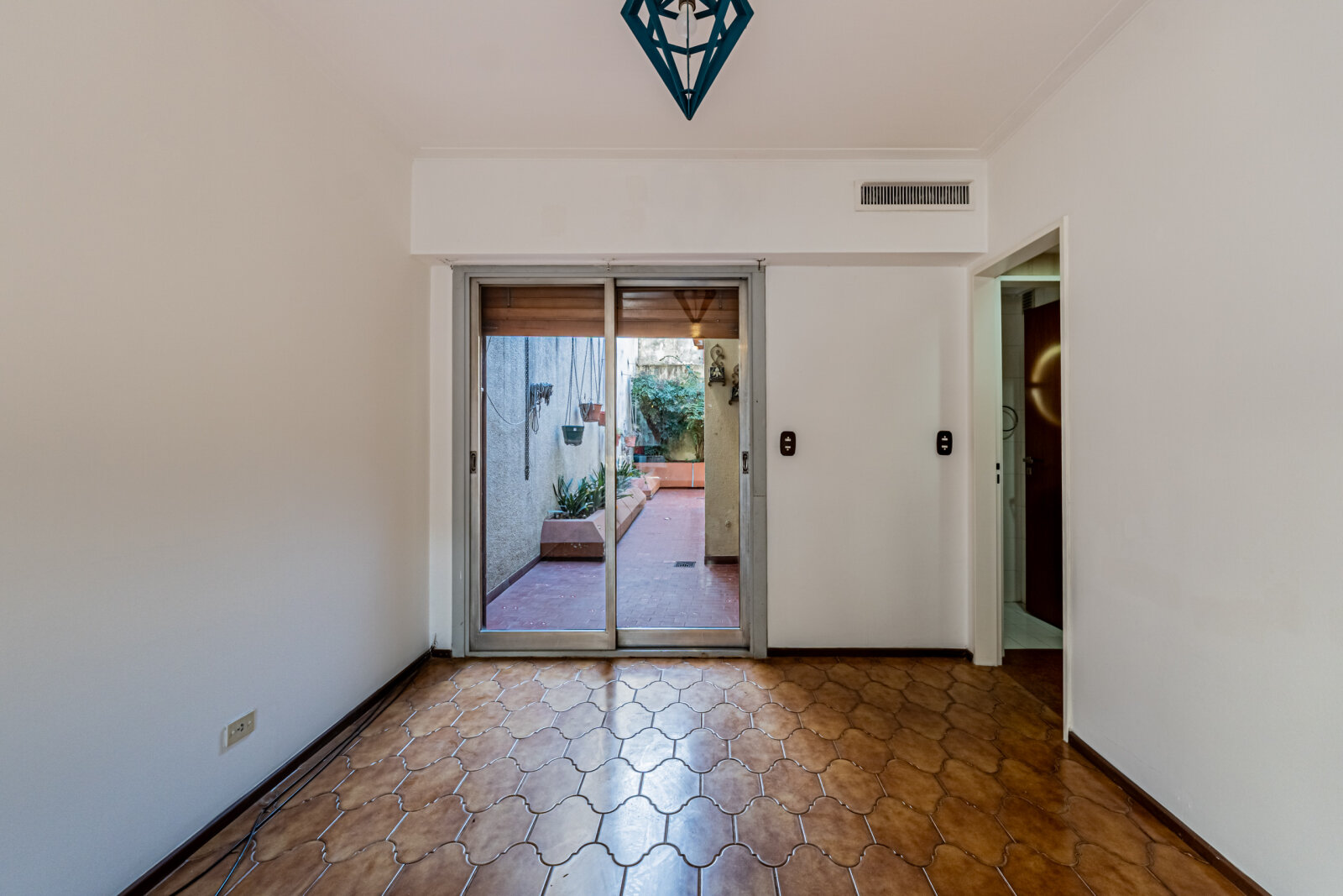CASA 3 AMBIENTES PATIO GARAGE LAVADERO 2 BAÑOS LOTE PROPIO - 15