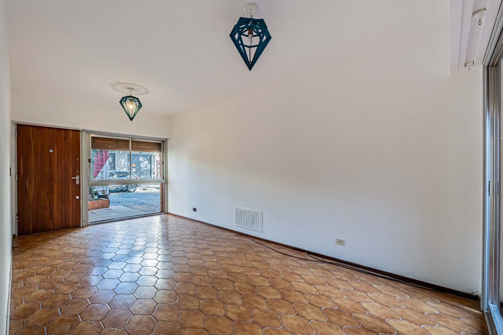 CASA 3 AMBIENTES PATIO GARAGE LAVADERO 2 BAÑOS LOTE PROPIO - 5