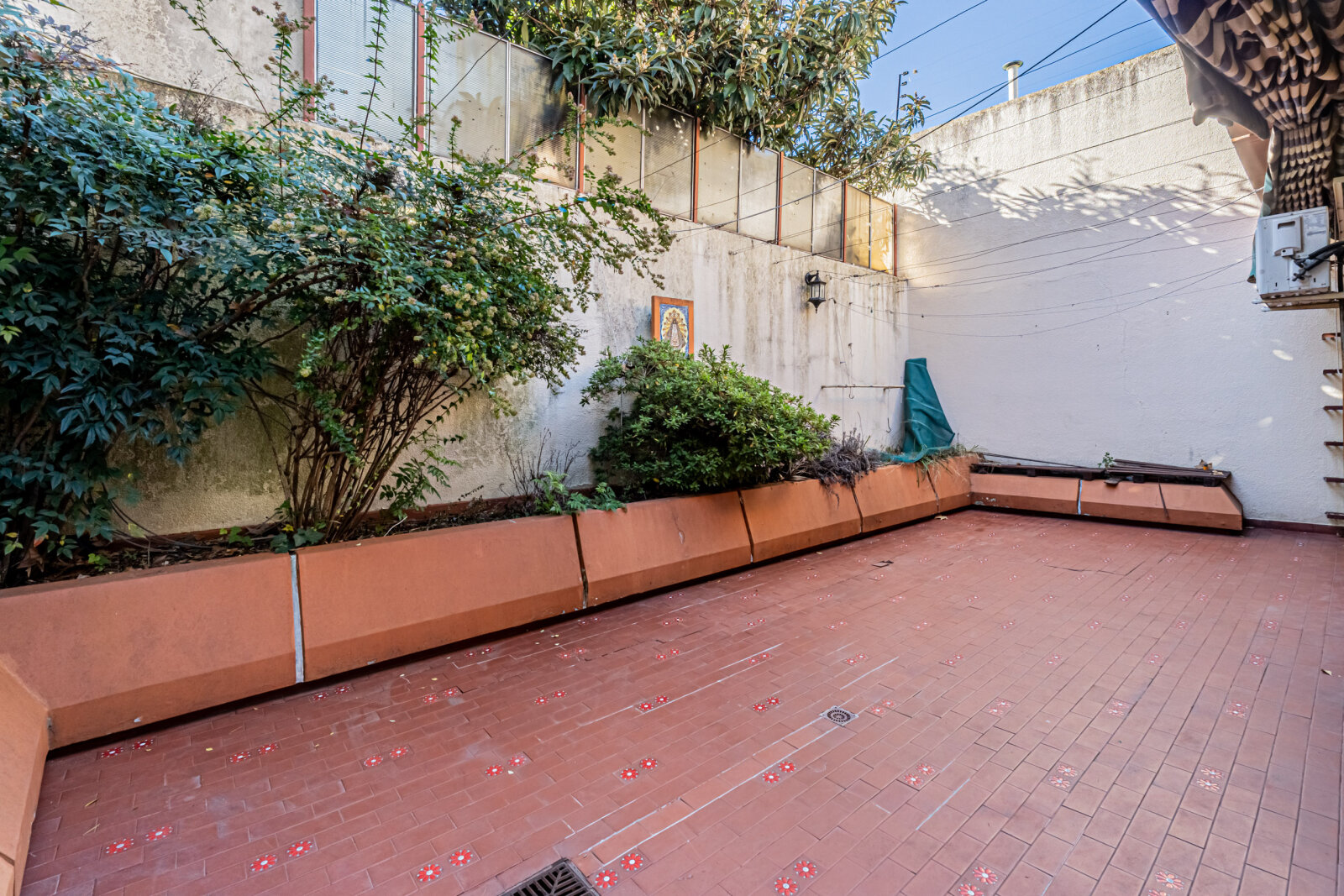 CASA 3 AMBIENTES PATIO GARAGE LAVADERO 2 BAÑOS LOTE PROPIO - 33