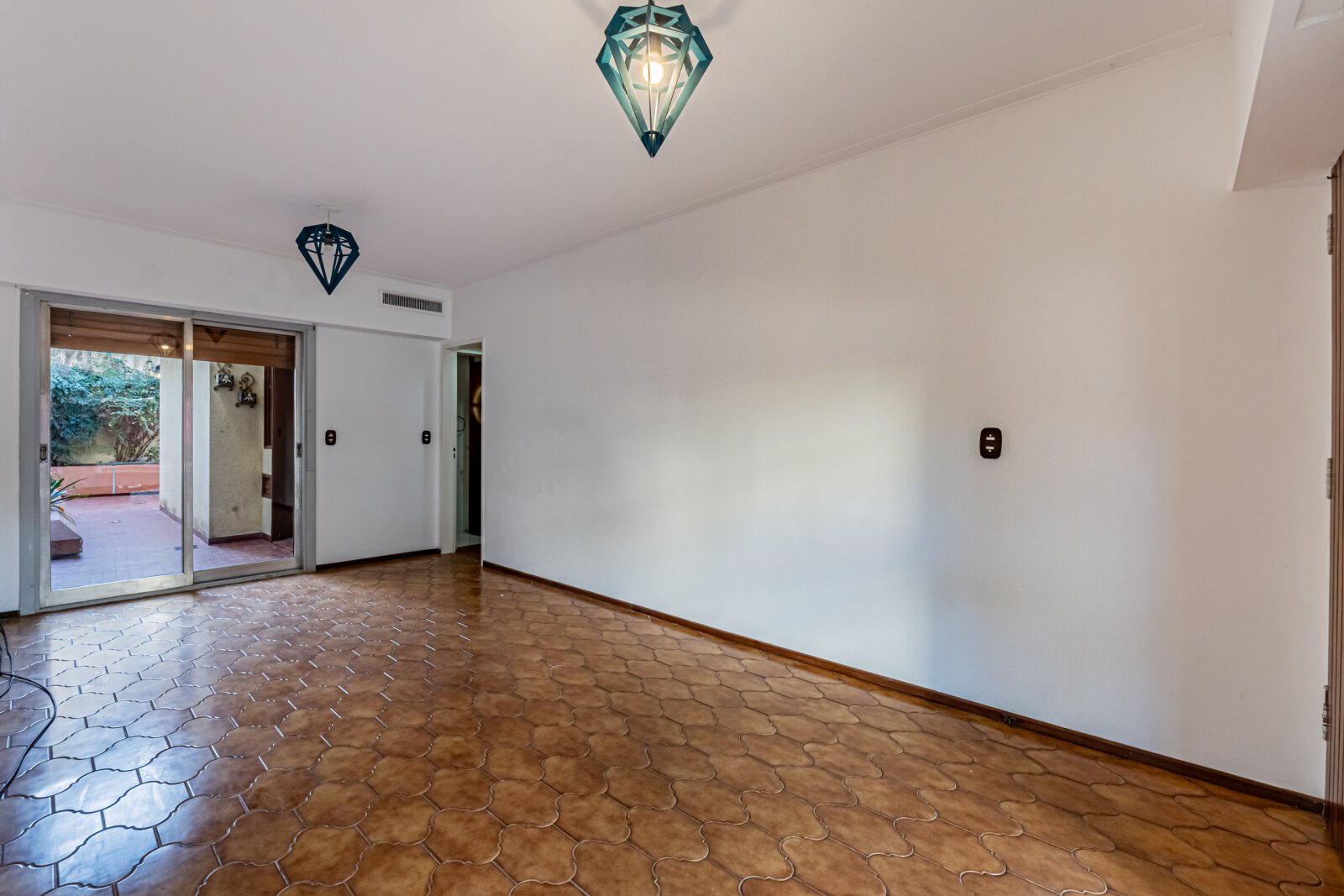 CASA 3 AMBIENTES PATIO GARAGE LAVADERO 2 BAÑOS LOTE PROPIO - 24
