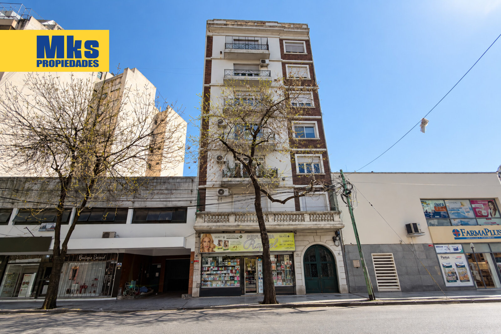 Av .Suarez y Av.Montes de Oca. Venta. Departamento al frente 4 ambientes. - 35