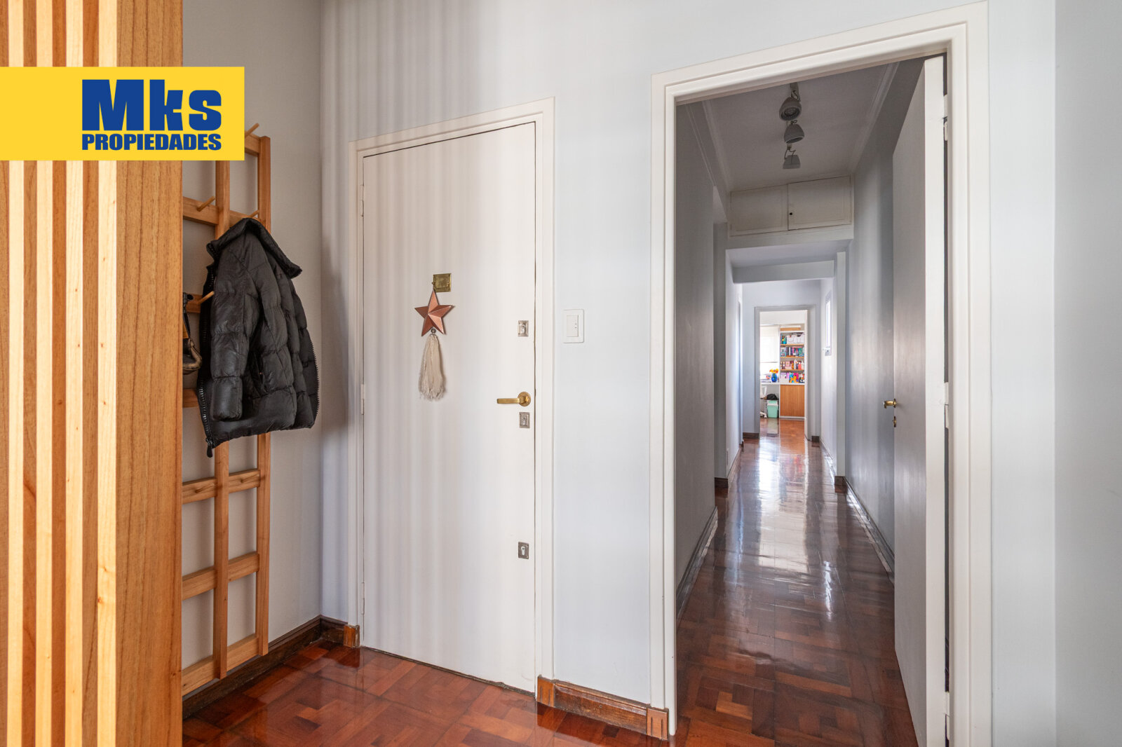 Av .Suarez y Av.Montes de Oca. Venta. Departamento al frente 4 ambientes. - 31