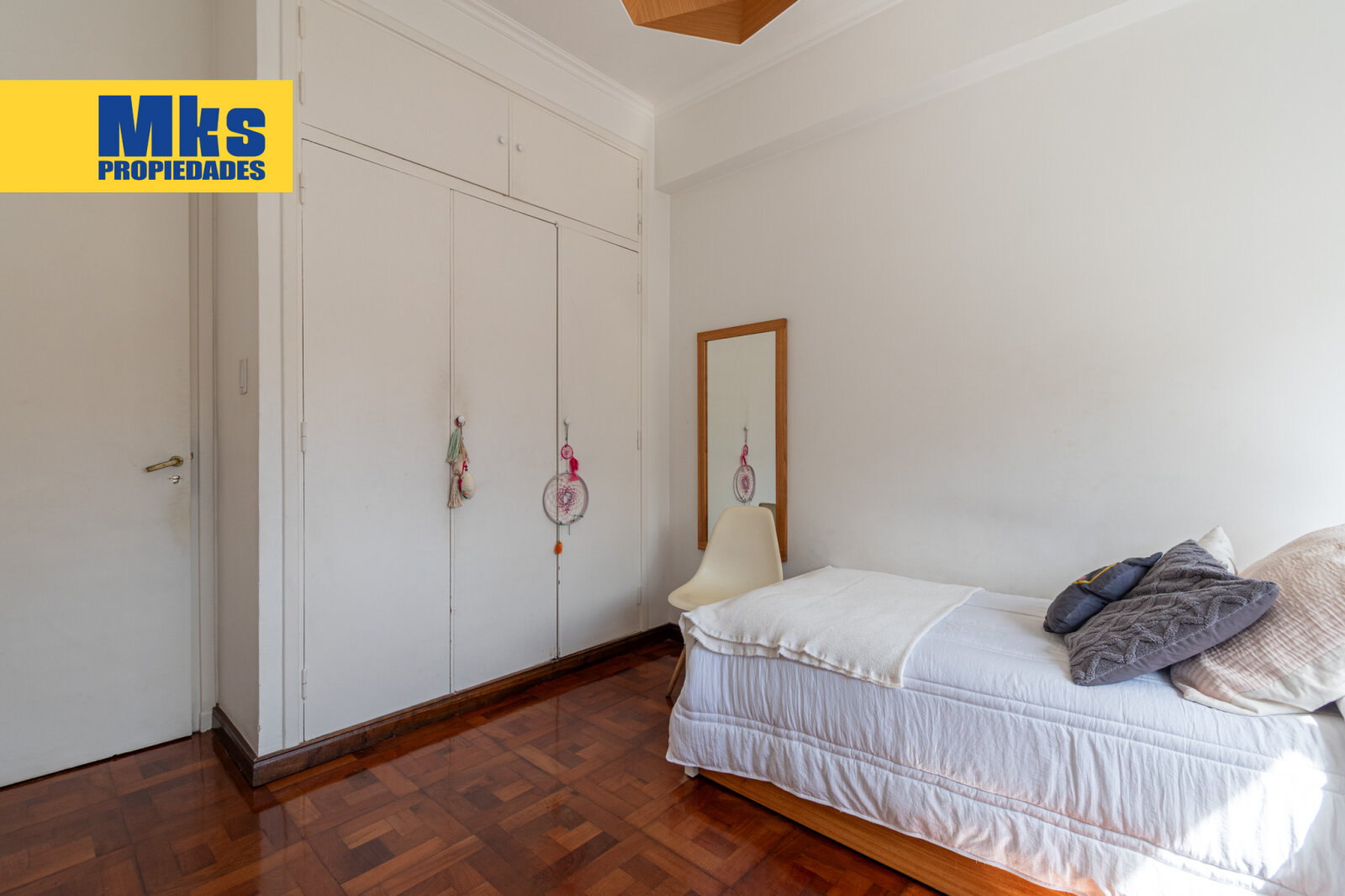 Av .Suarez y Av.Montes de Oca. Venta. Departamento al frente 4 ambientes. - 19