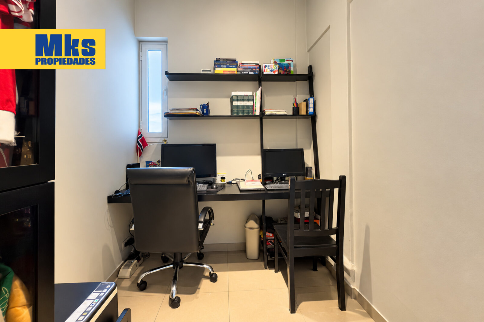 Av .Suarez y Av.Montes de Oca. Venta. Departamento al frente 4 ambientes. - 22
