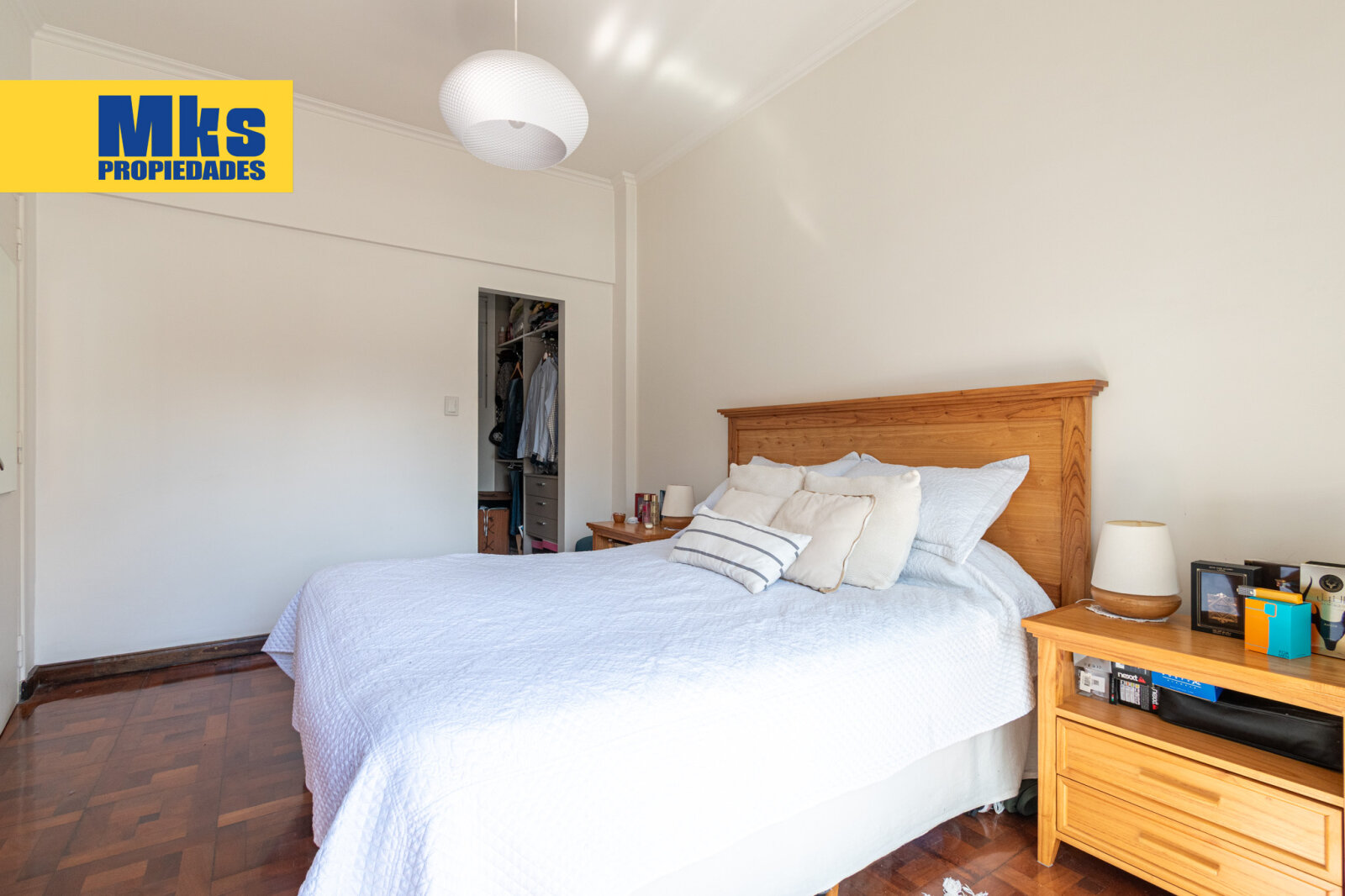 Av .Suarez y Av.Montes de Oca. Venta. Departamento al frente 4 ambientes. - 15