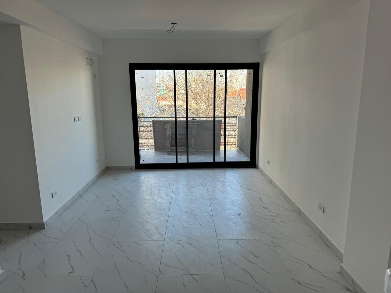 Departamento a estrenar en venta. 3 ambientes con balcón al frente - 2