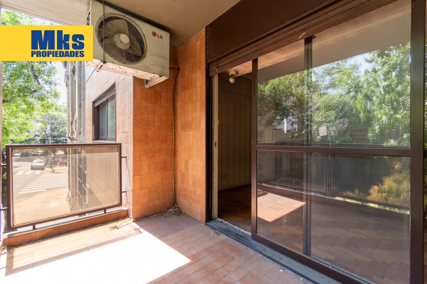 Venta. 4 ambientes. Balcón al frente. Patio. Súper luminoso. - 6