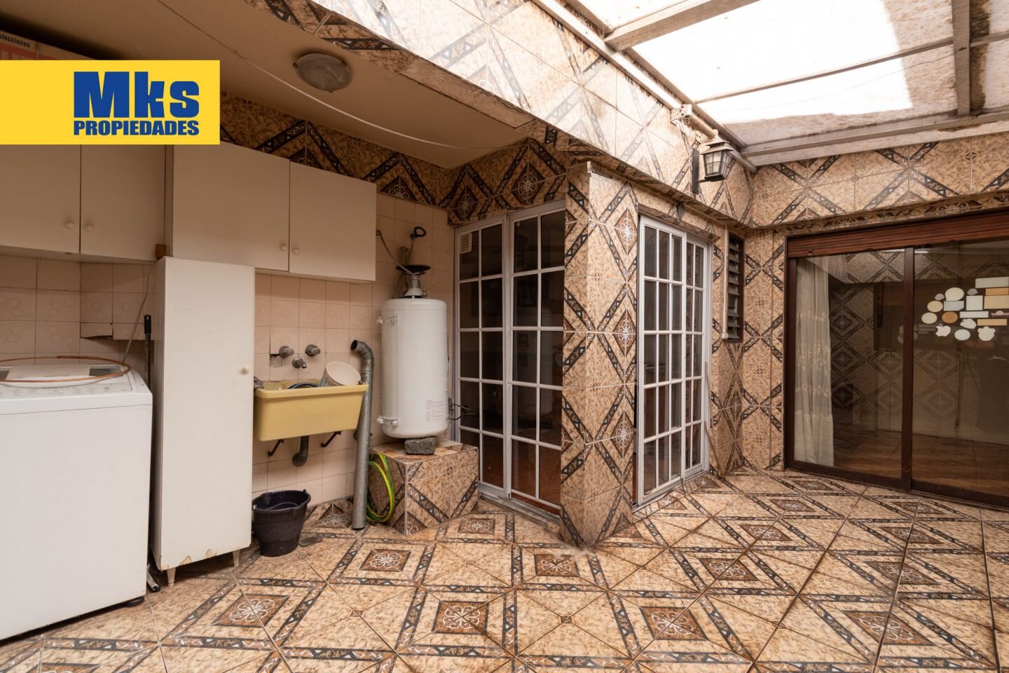 Venta. 4 ambientes. Balcón al frente. Patio. Súper luminoso. - 19