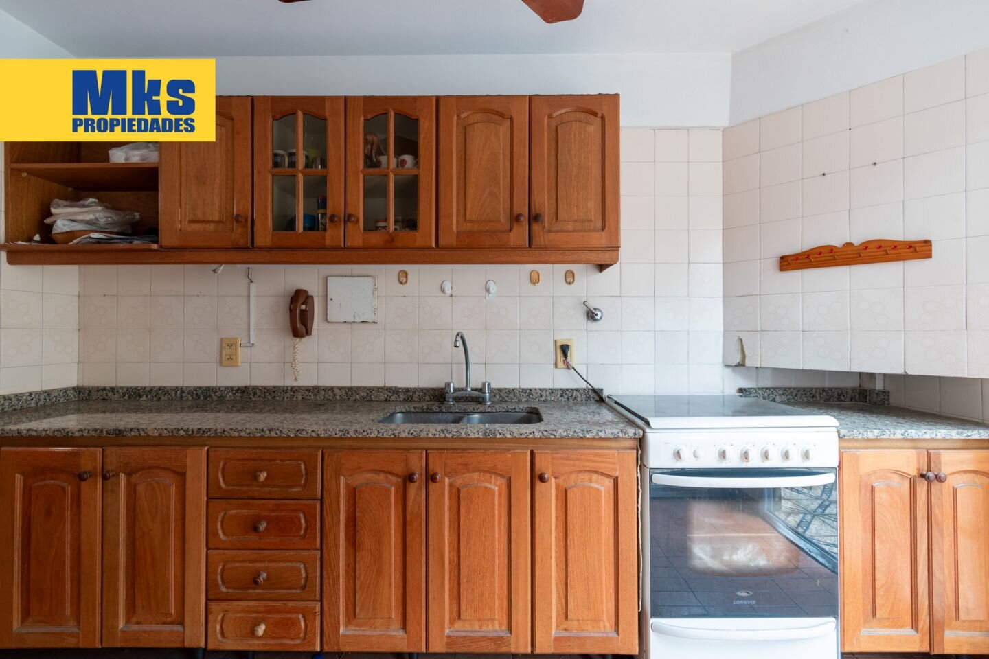 Venta. 4 ambientes. Balcón al frente. Patio. Súper luminoso. - 8